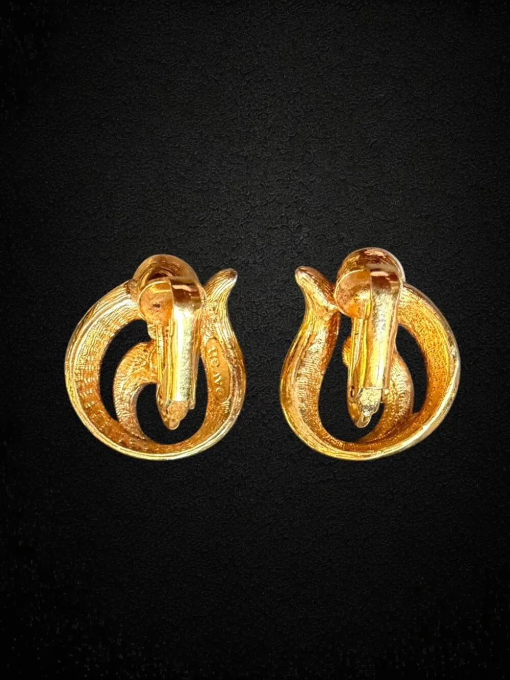 Vintage Avon Gold Tone Faux Pearl Swirl Clip On Earrings 80s